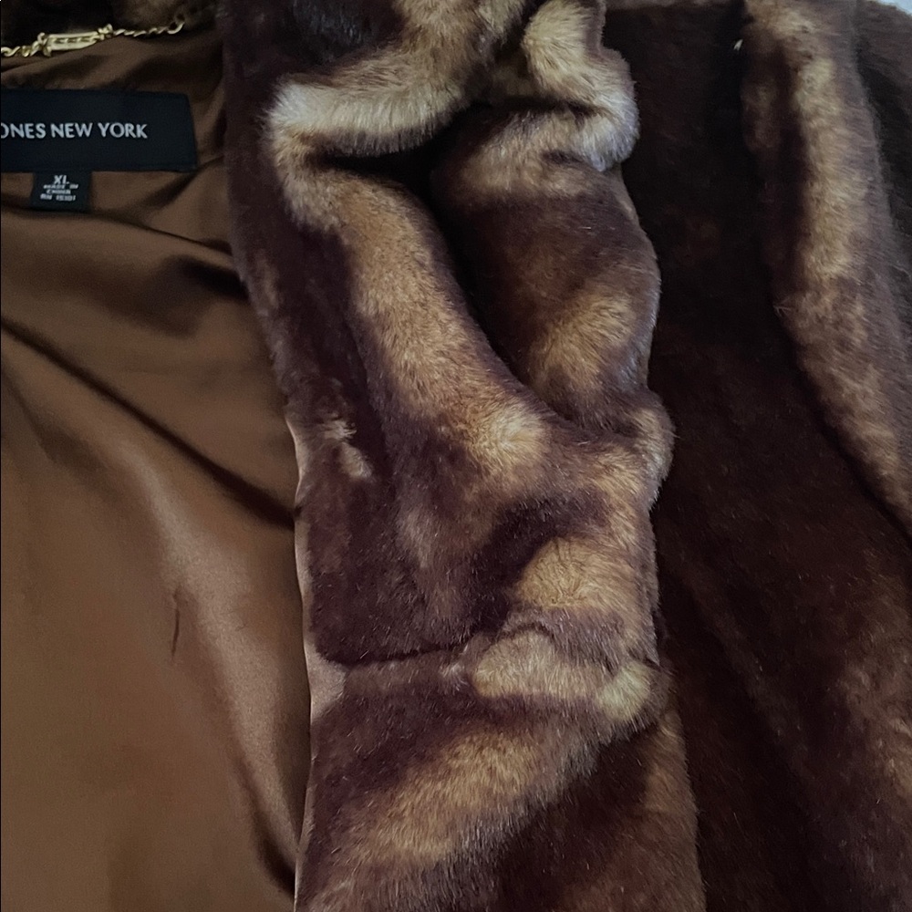 Jones New York Faux Fur hooded coat - Picture 4 of 4